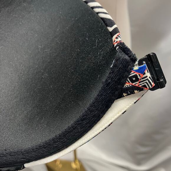 Victoria's Secret Very Sexy Lightly Lined Front Clip Plunge Bra 34/D Geometric - Picture 15 of 15